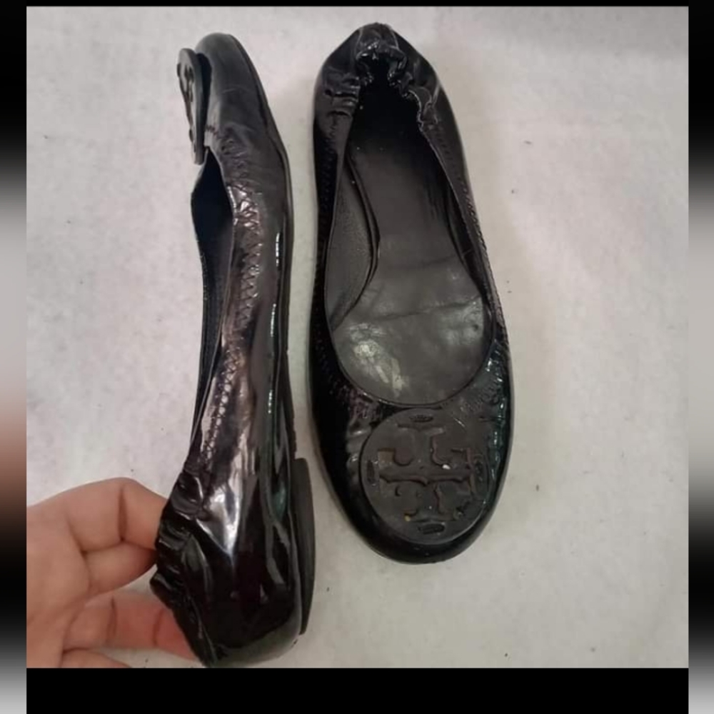 Tory Burch ~ Women's Black Patent Leather Reva Scrunch Ballet Flats Size 38